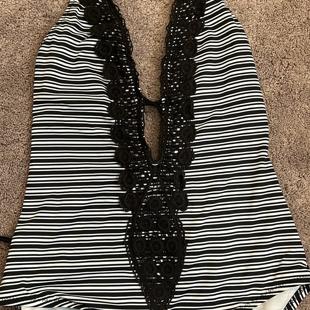 MASSIMO (target brand) • BLACK/WHITE • ONE PIECE
